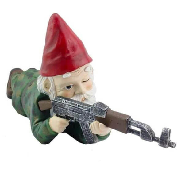 Gartenzwerge-Mit-Waffen