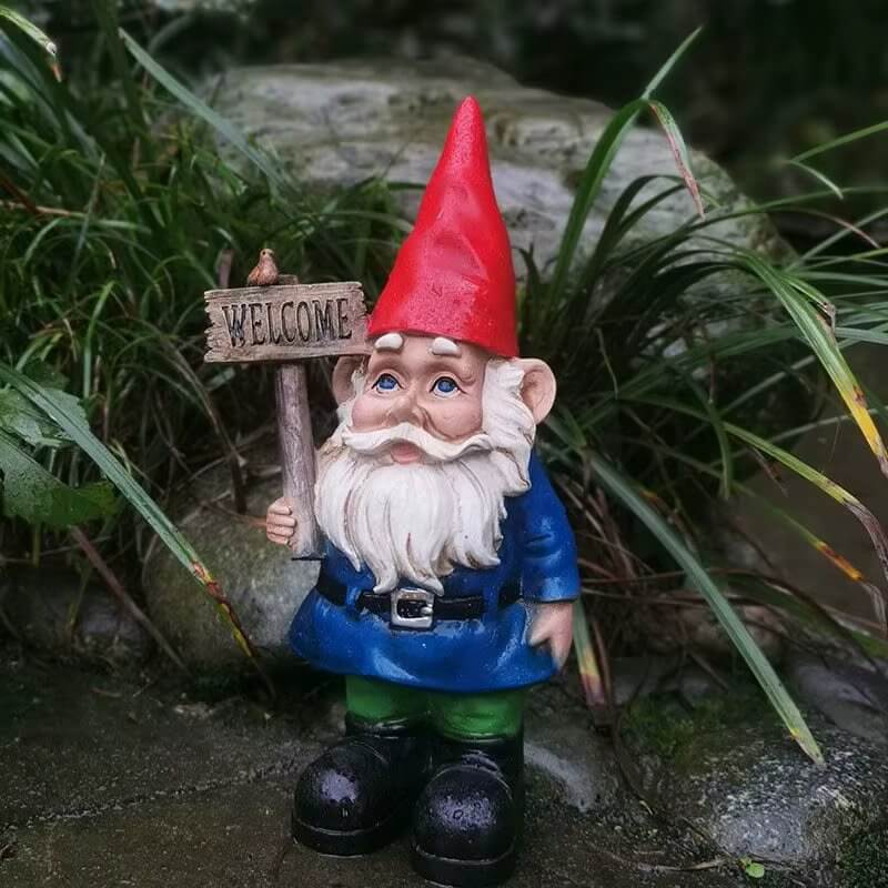 Gartenzwerg mit Willkommensschild